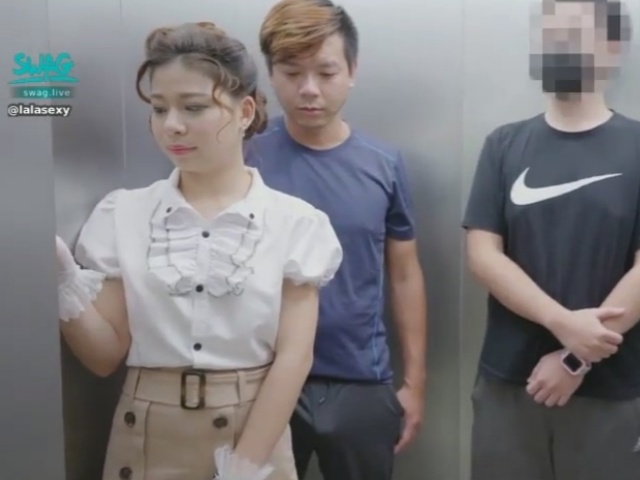 SWAG[JSBY-0088]《客人请上我》 甜蜜高档商场电梯小姐｜电梯系列｜ 拉拉