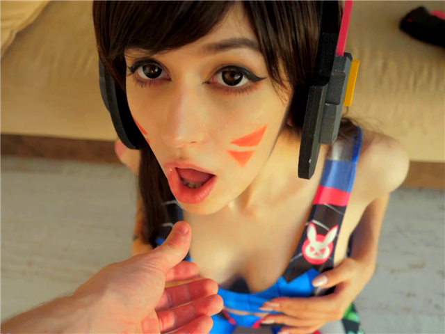 新流出大眼睛高颜值混血美女COS守望先锋D.Va