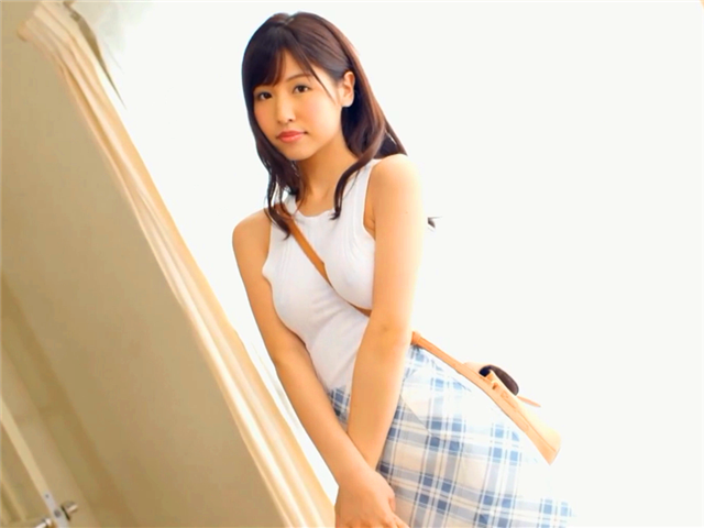 可爱又不失性感的爆乳大眼女神-樱空桃