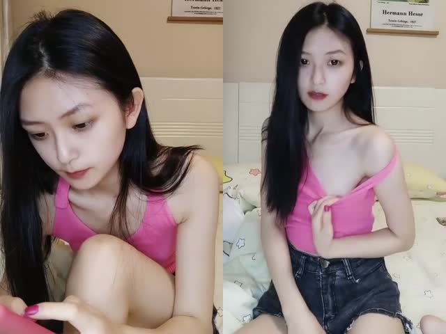 粉色背心贫乳气质美女和炮友激情啪啪