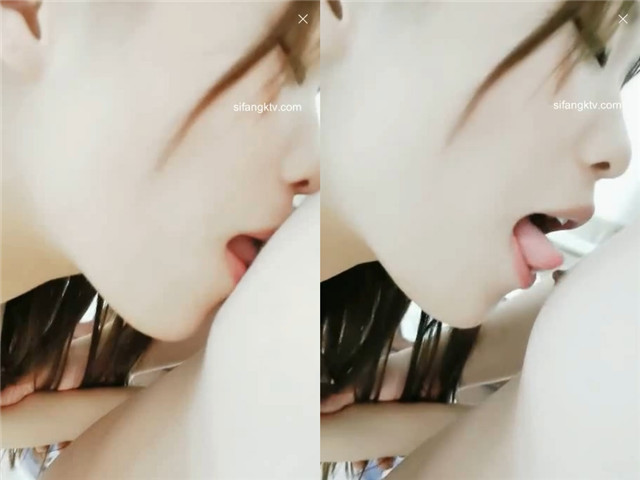 粉嫩白皙爱玩女友在家里跟男友啪啪，各种姿势都要