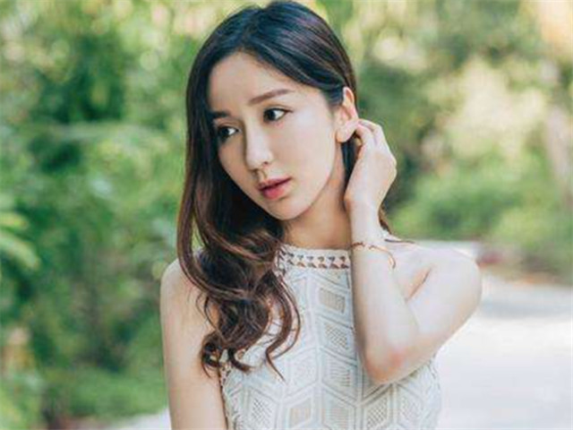 【AI巨星性体验】爱情公寓女神『娄艺潇』